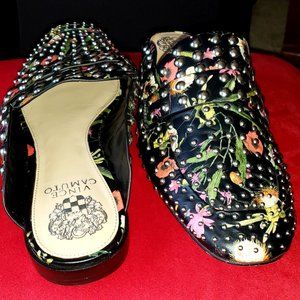 NEW VINCE CAMUTO BLACK FLORAL PRINT SILVER STUDS WHIMSICAL BOHO MULES FLATS 8.5